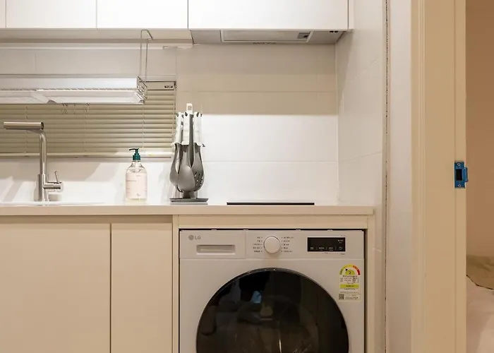 New Modern House In The Heart Of Jongno